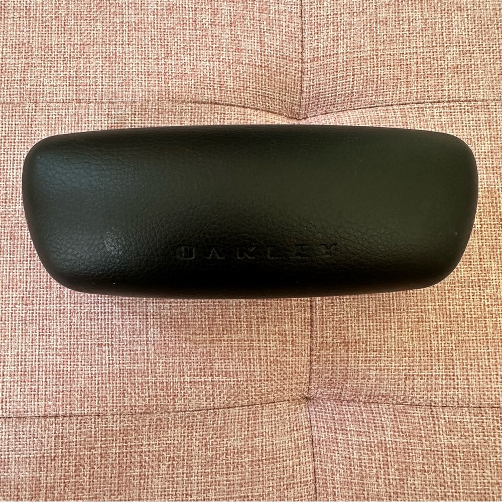 OAKLEY Authentic Eyeglasses
Sunglasses Clamshell Hard Case - Case Only